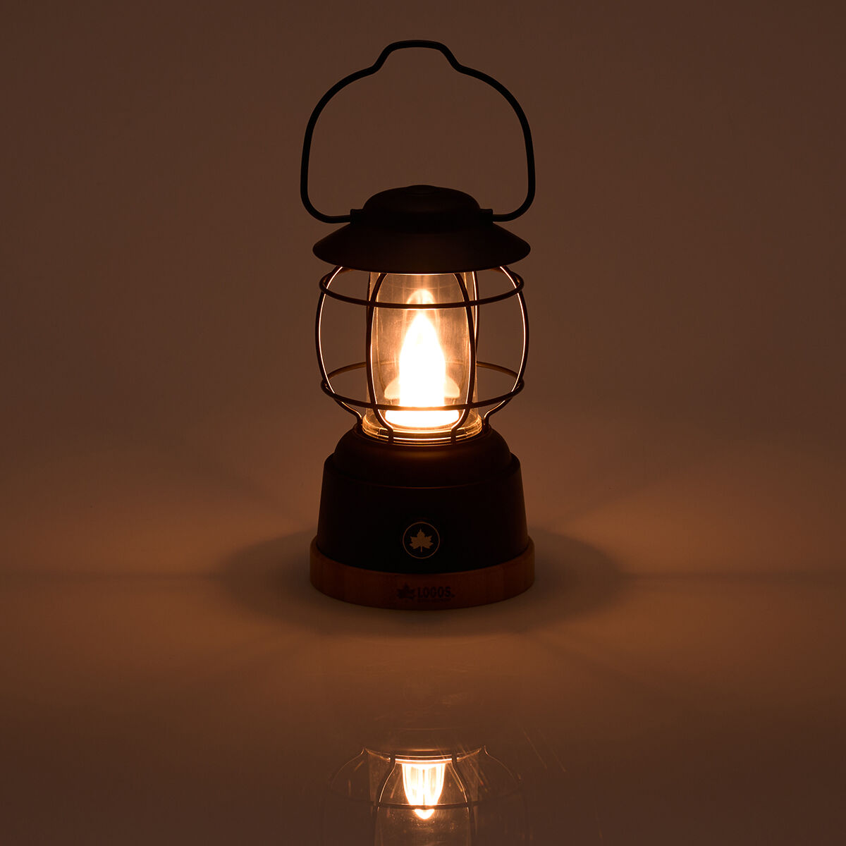 Flickering lantern lights 2025
