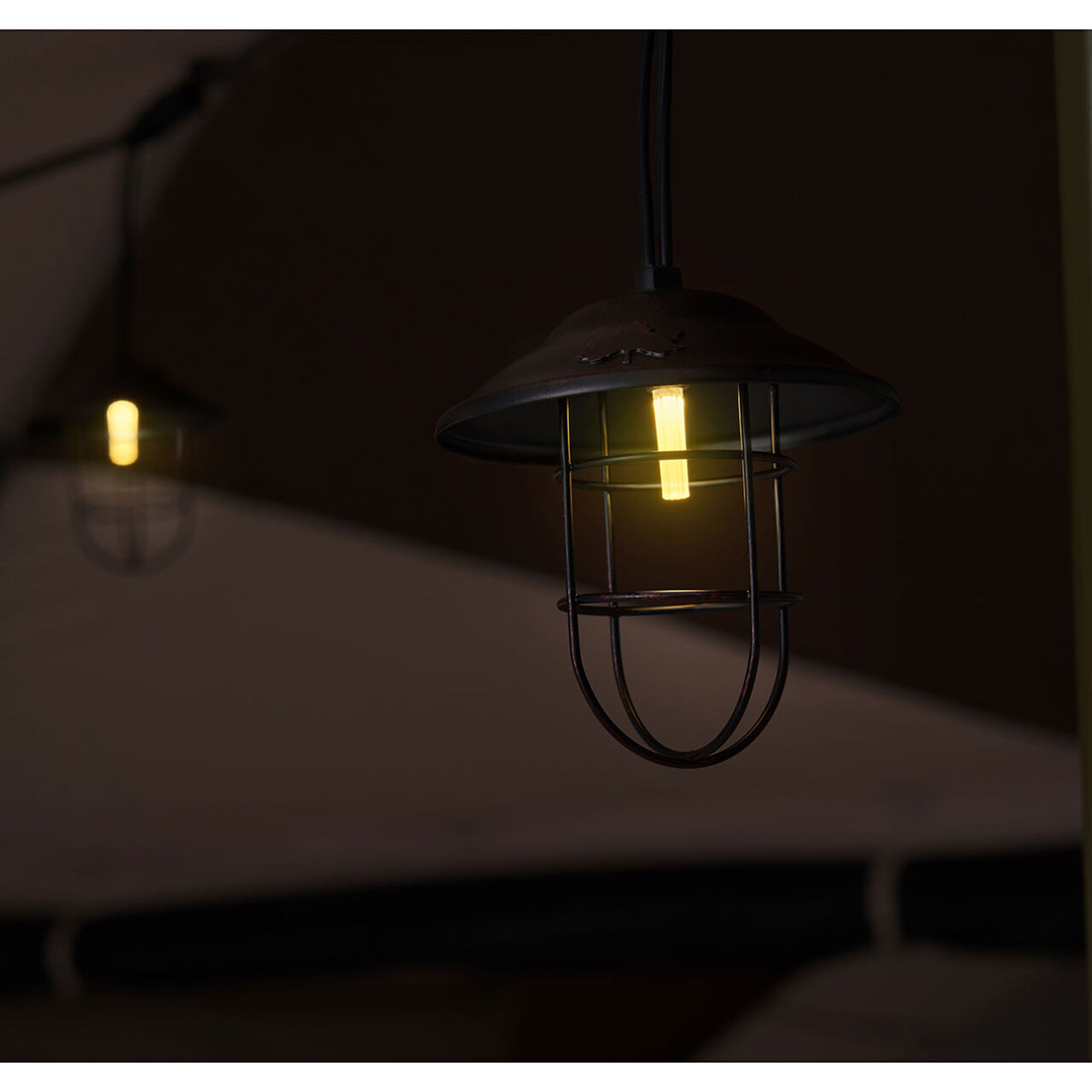 Acorn Falling Lamp (5-strand type) image number 7